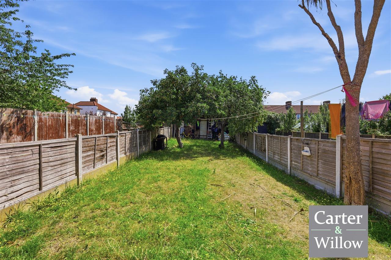 Holgate Gardens, Essex Image 14