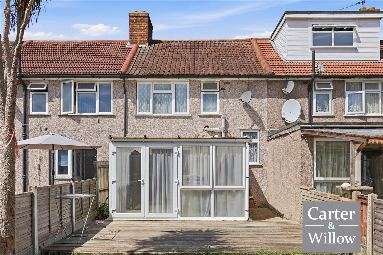 Holgate Gardens, Essex Image 17