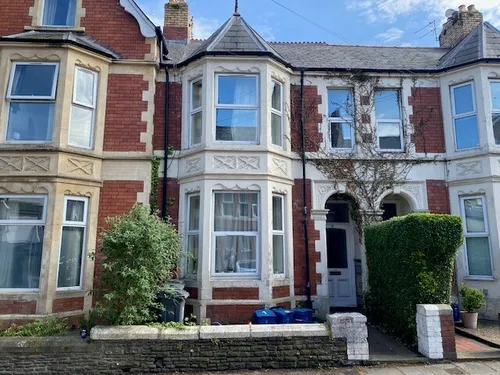 Claude Place, CARDIFFphoto