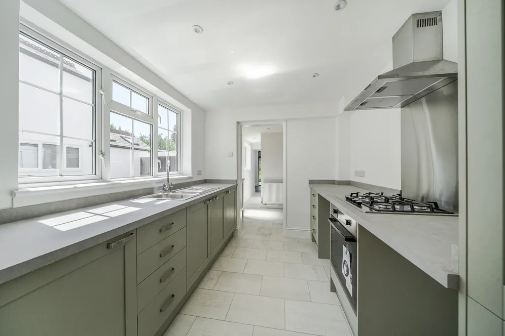 Updown Hill, Windlesham, GU20 photo 5