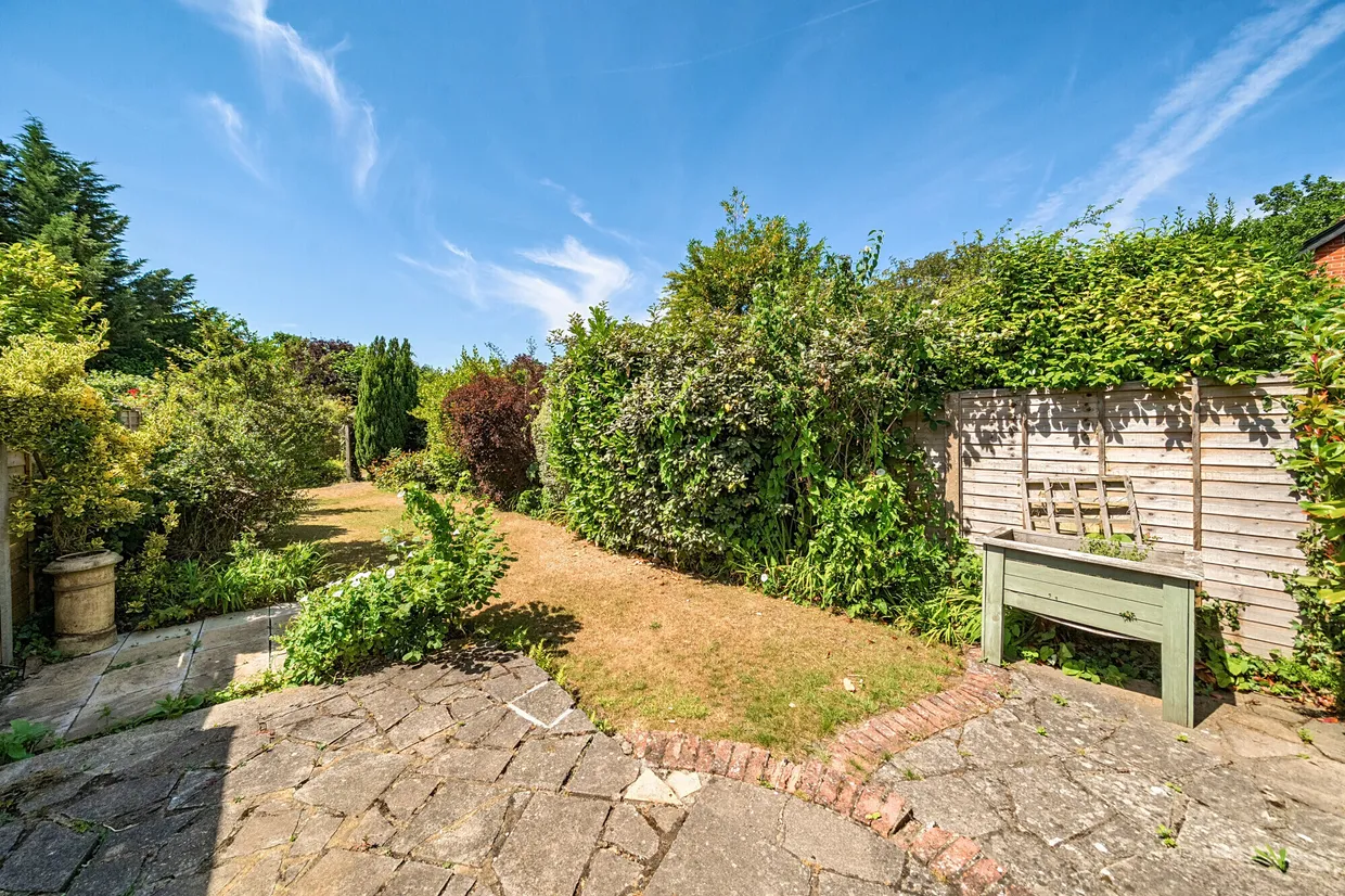 Updown Hill, Windlesham, GU20 photo 6