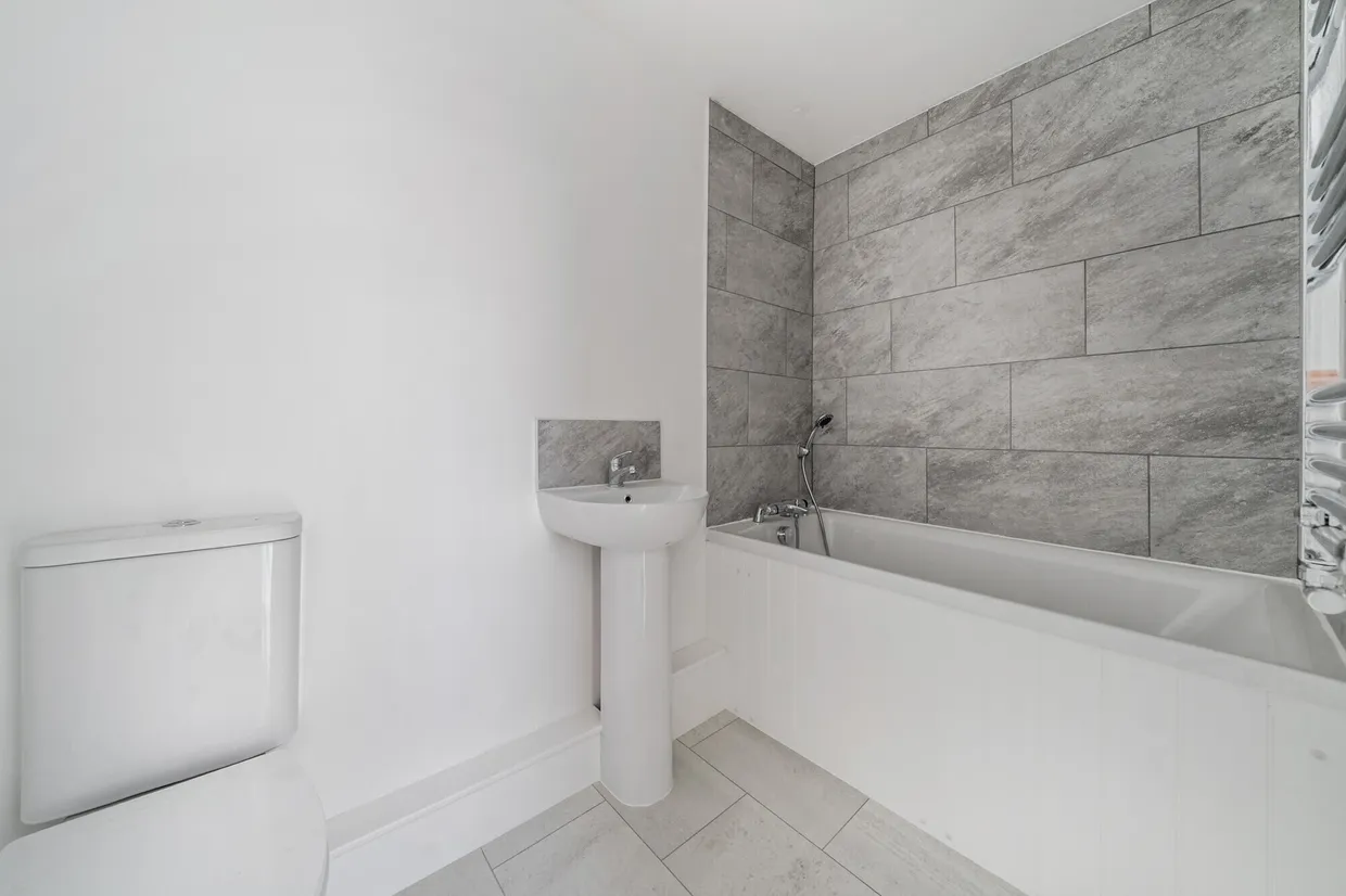 Updown Hill, Windlesham, GU20 photo 10