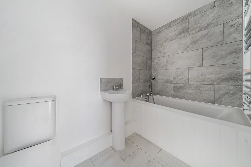 Updown Hill, Windlesham, GU20 photo 10