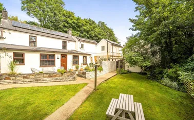 Banns Road, Mount Hawke, Truro