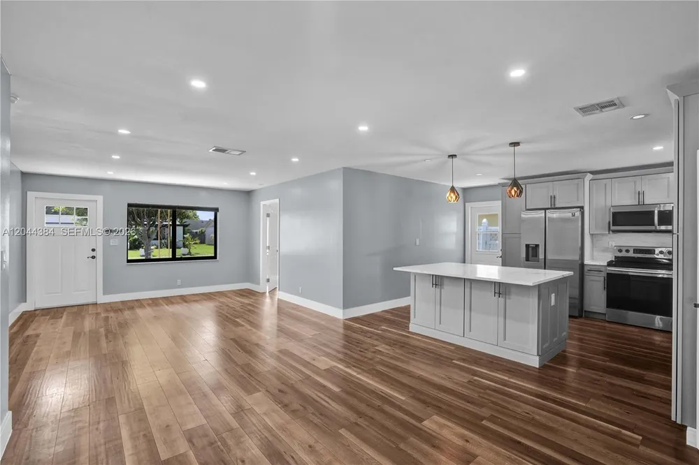 611 SW 76th Terrace, North Lauderdale, FL 33068