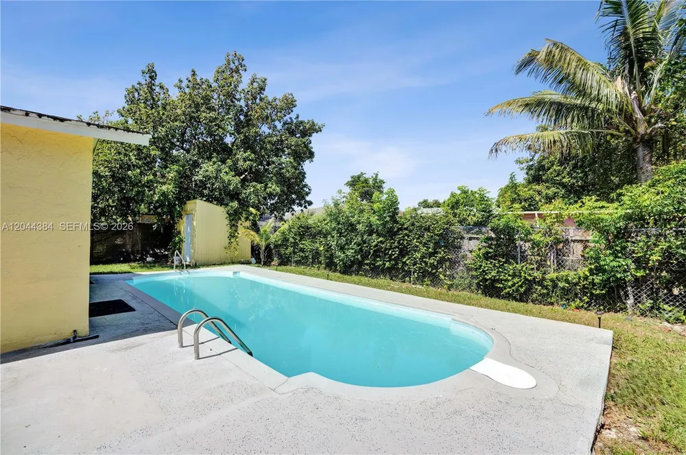 611 SW 76th Terrace, North Lauderdale, FL 33068
