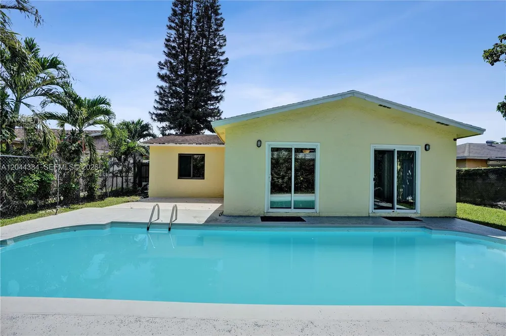611 SW 76th Terrace, North Lauderdale, FL 33068