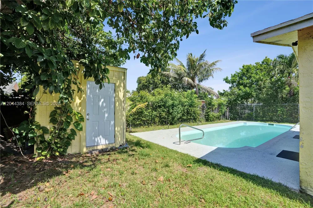 611 SW 76th Terrace, North Lauderdale, FL 33068