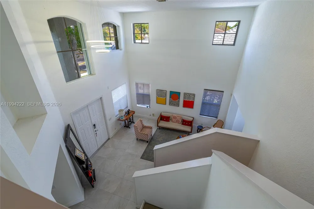 910 Sunflower Cir, Weston, FL 33327
