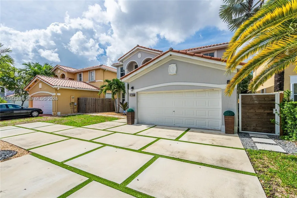 15877 SW 61st Way, Miami, FL 33193