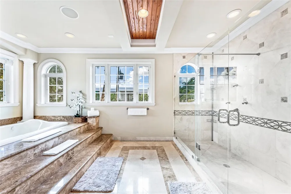 7 Pelican Dr, Fort Lauderdale, FL 33301