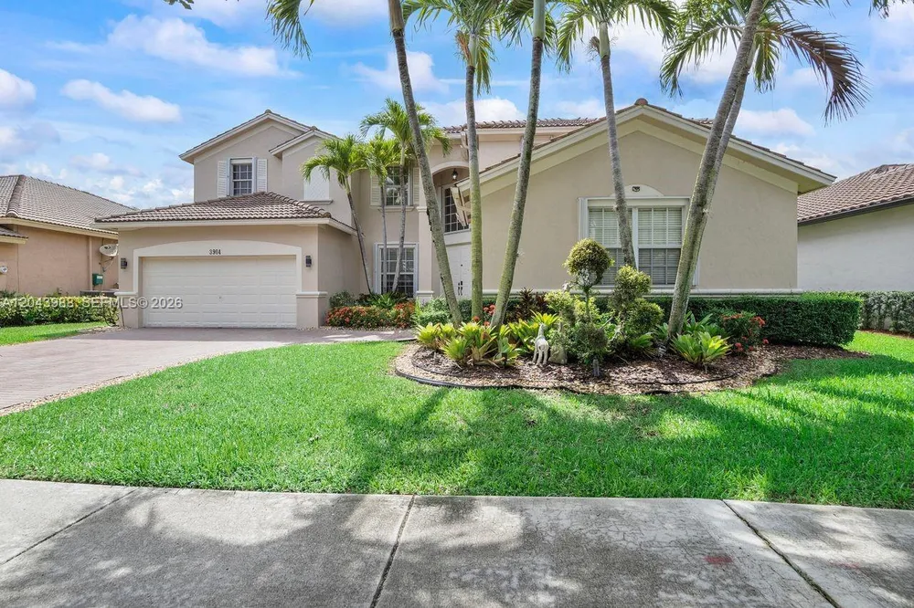 3904 W Gardenia Ave, Weston, FL 33332