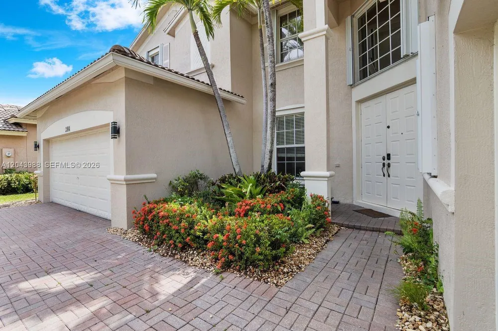 3904 W Gardenia Ave, Weston, FL 33332