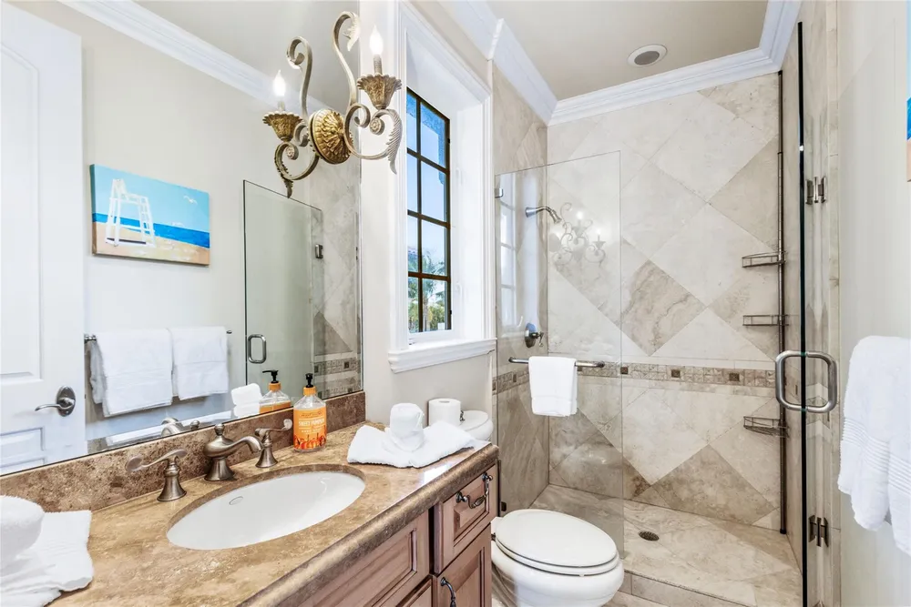 7 Pelican Dr, Fort Lauderdale, FL 33301