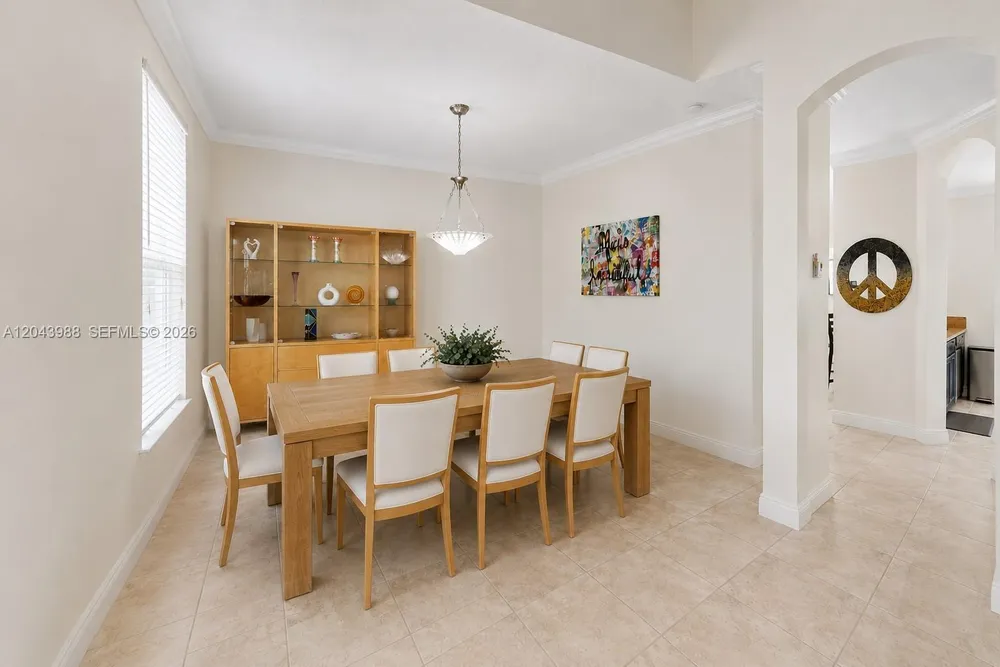 3904 W Gardenia Ave, Weston, FL 33332