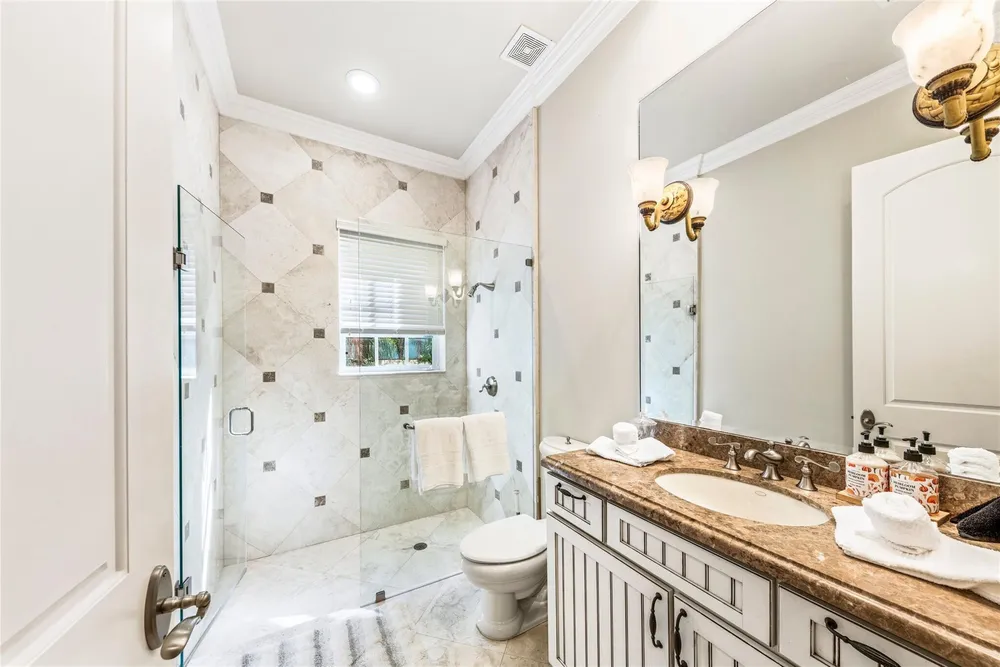 7 Pelican Dr, Fort Lauderdale, FL 33301
