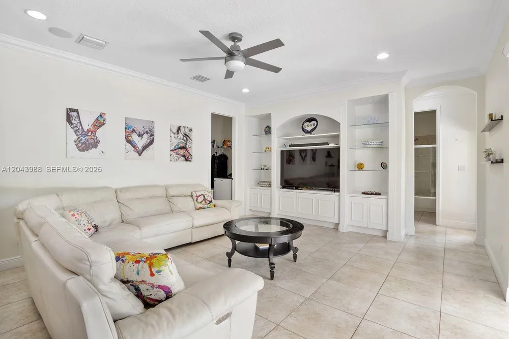 3904 W Gardenia Ave, Weston, FL 33332