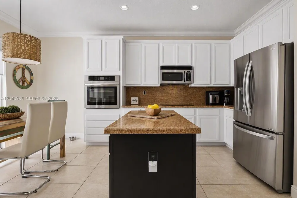 3904 W Gardenia Ave, Weston, FL 33332