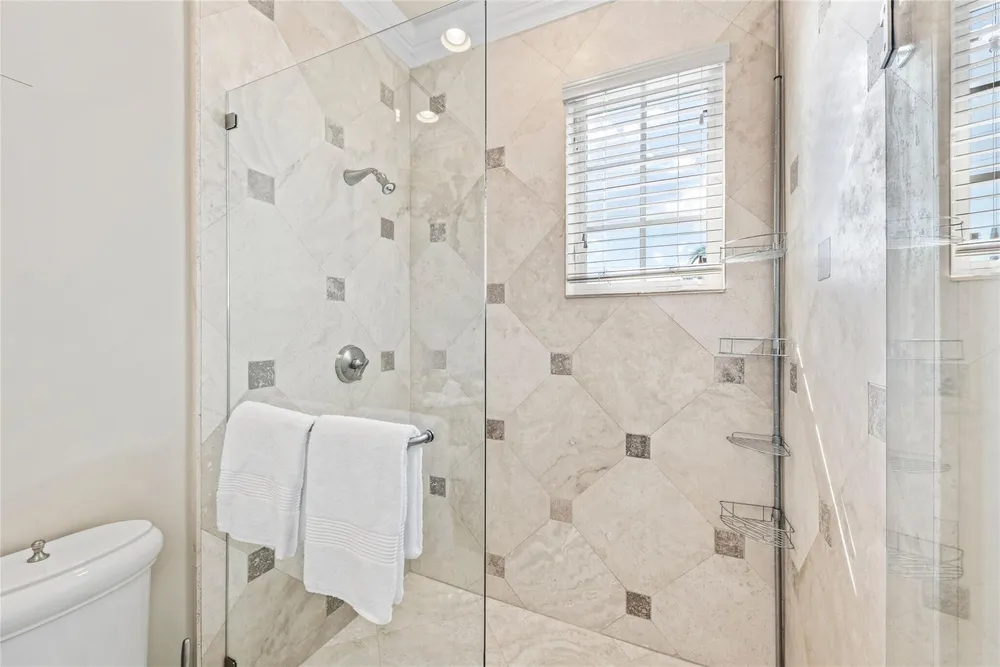 7 Pelican Dr, Fort Lauderdale, FL 33301