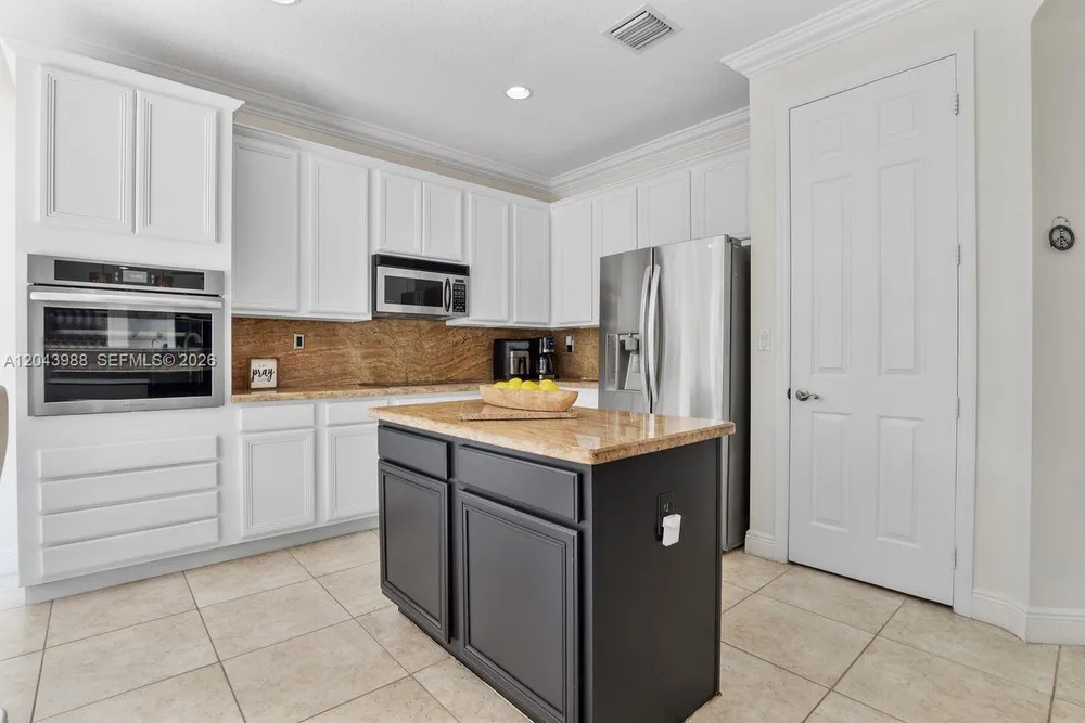 3904 W Gardenia Ave, Weston, FL 33332