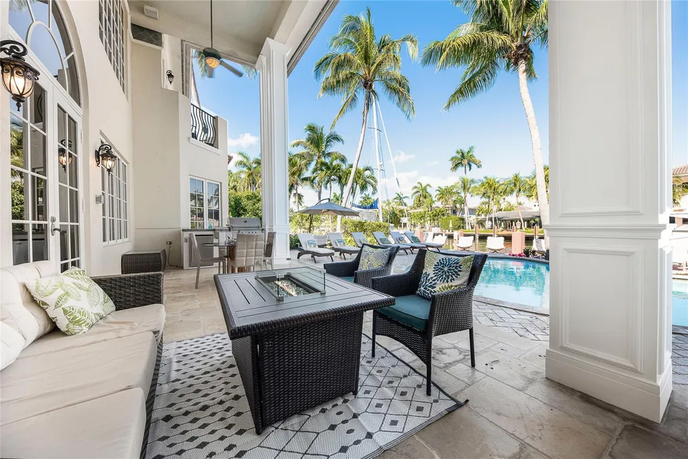 7 Pelican Dr, Fort Lauderdale, FL 33301