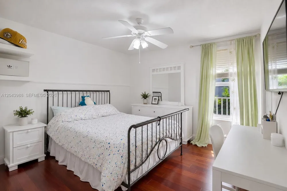 3904 W Gardenia Ave, Weston, FL 33332