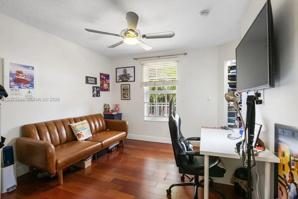 3904 W Gardenia Ave, Weston, FL 33332