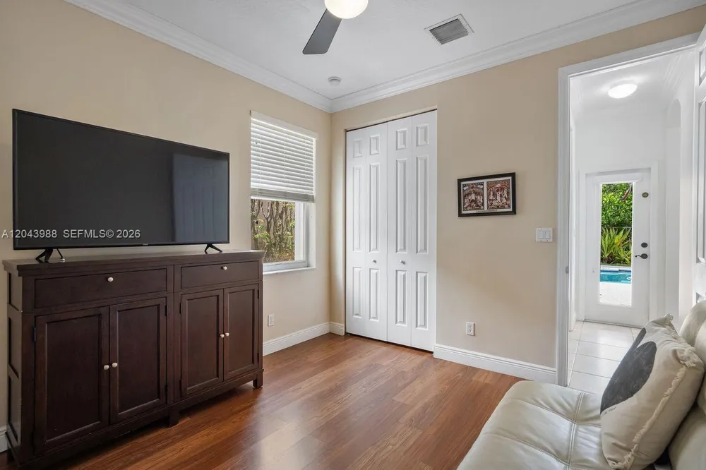 3904 W Gardenia Ave, Weston, FL 33332