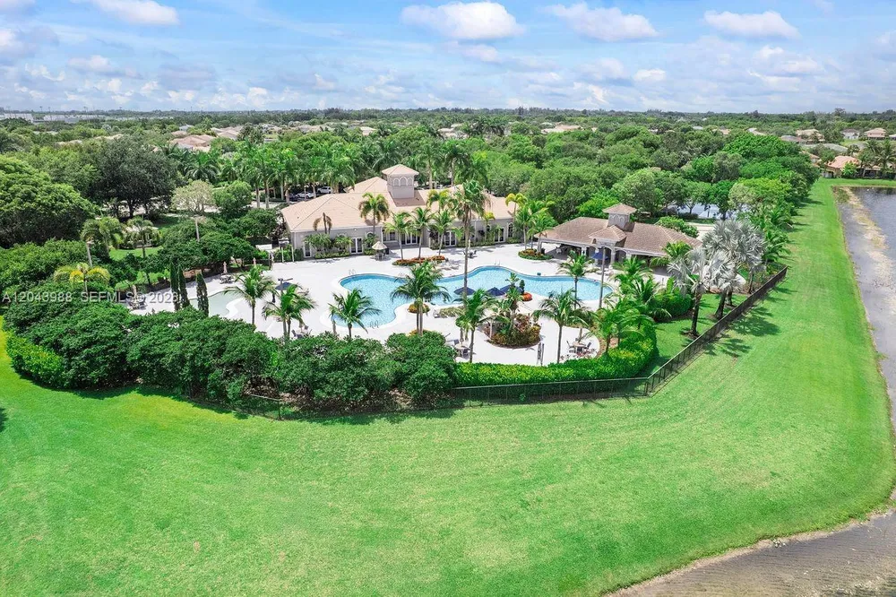 3904 W Gardenia Ave, Weston, FL 33332