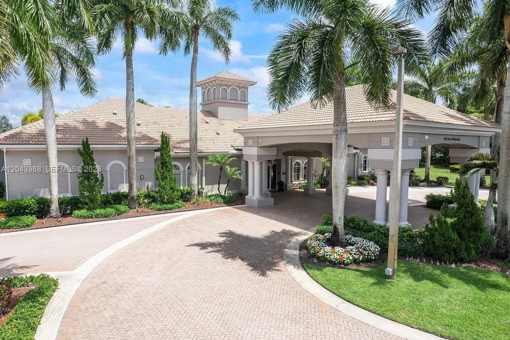 3904 W Gardenia Ave, Weston, FL 33332