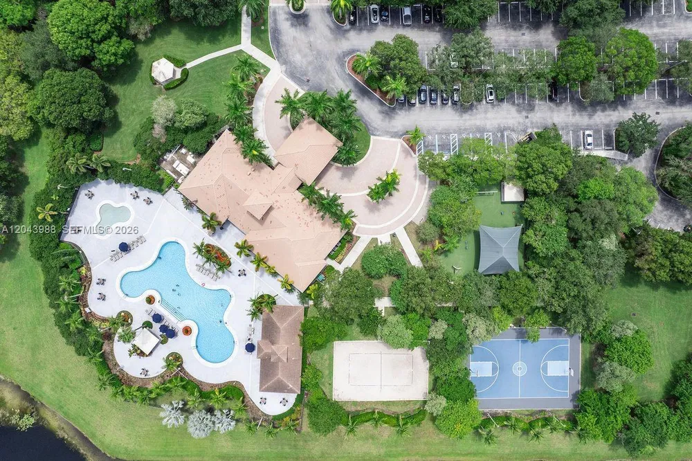 3904 W Gardenia Ave, Weston, FL 33332
