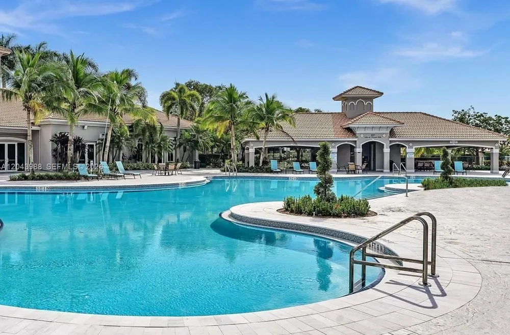 3904 W Gardenia Ave, Weston, FL 33332