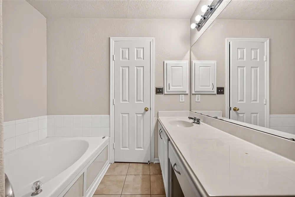5631 Eagle Landing, Houston, TX 77085