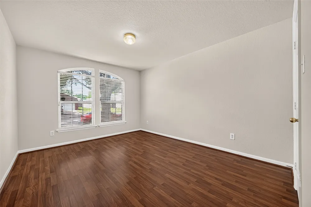 5631 Eagle Landing, Houston, TX 77085