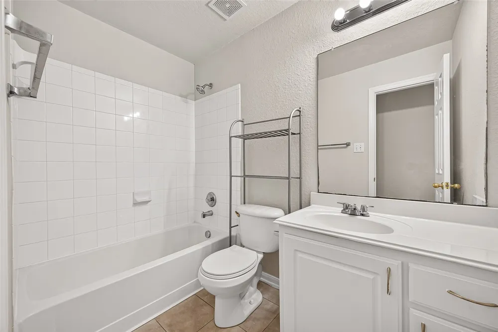 5631 Eagle Landing, Houston, TX 77085