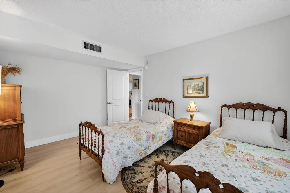 3200 N Course Ln, Pompano Beach, FL 33069