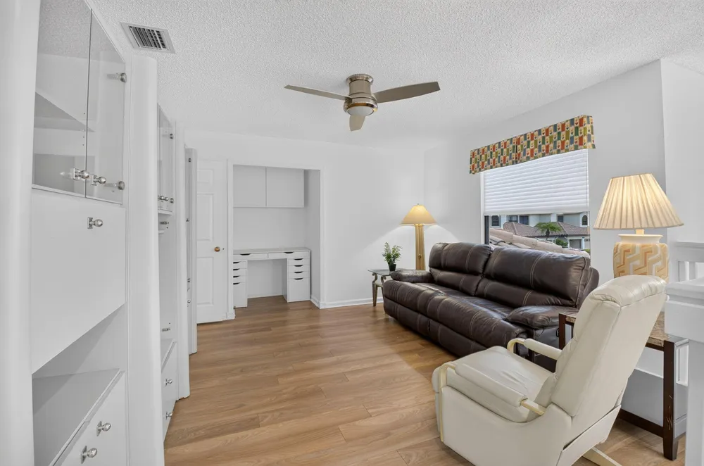10039 53rd Way S, Boynton Beach, FL 33437