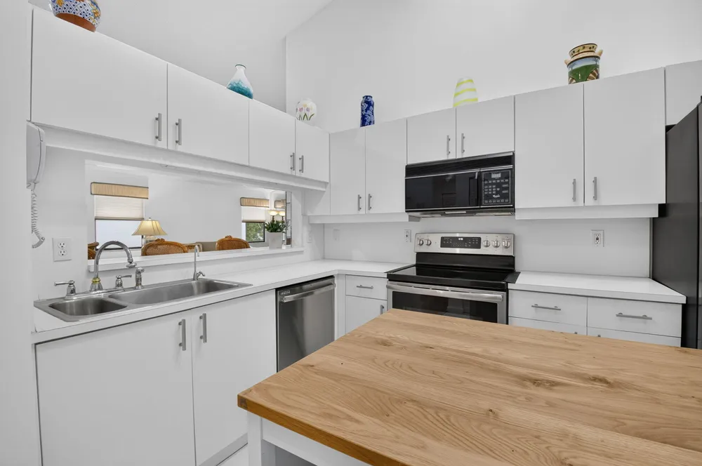 10039 53rd Way S, Boynton Beach, FL 33437