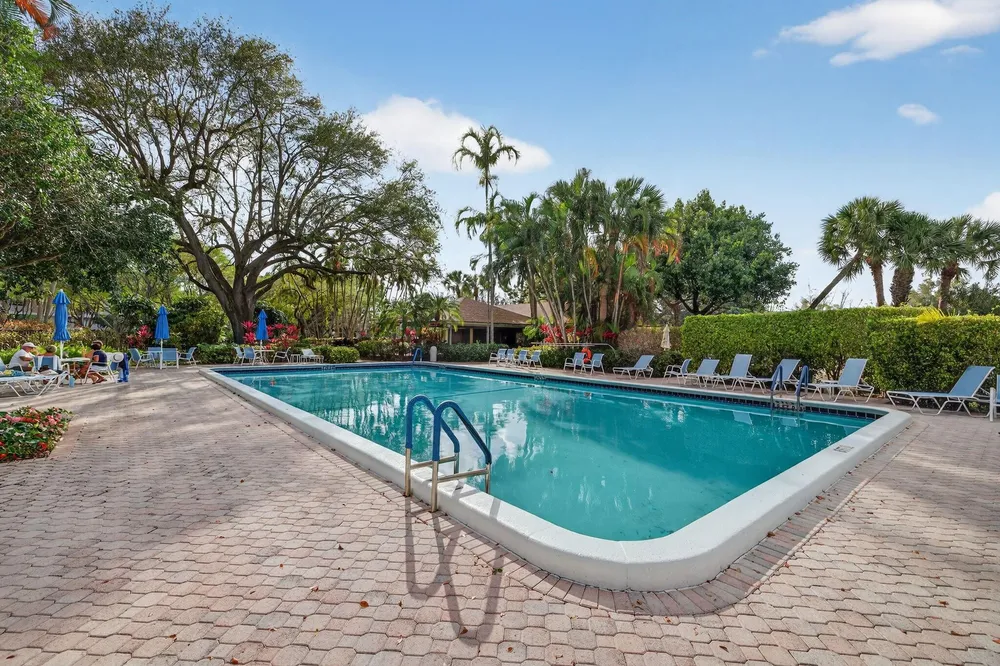 3200 N Course Ln, Pompano Beach, FL 33069