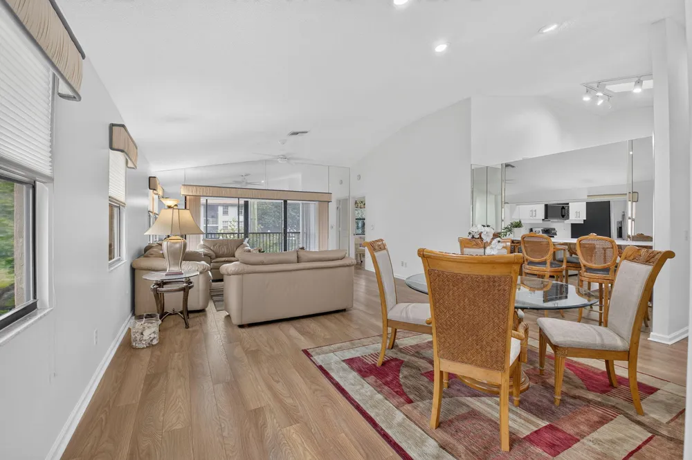 10039 53rd Way S, Boynton Beach, FL 33437