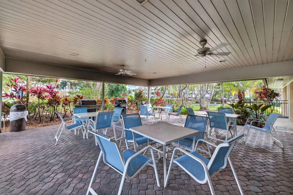 3200 N Course Ln, Pompano Beach, FL 33069