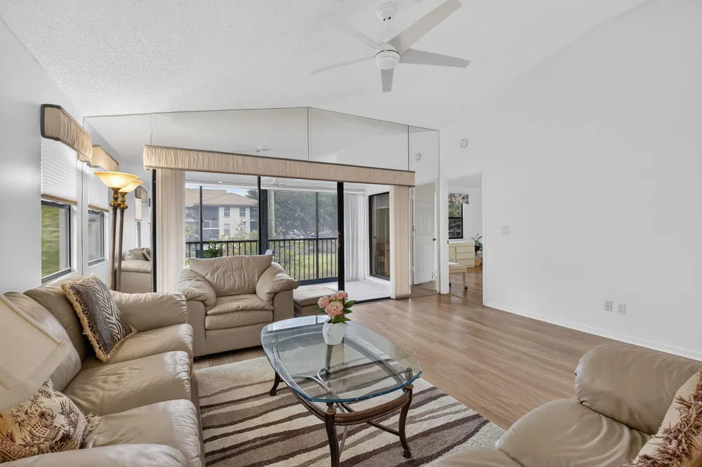 10039 53rd Way S, Boynton Beach, FL 33437