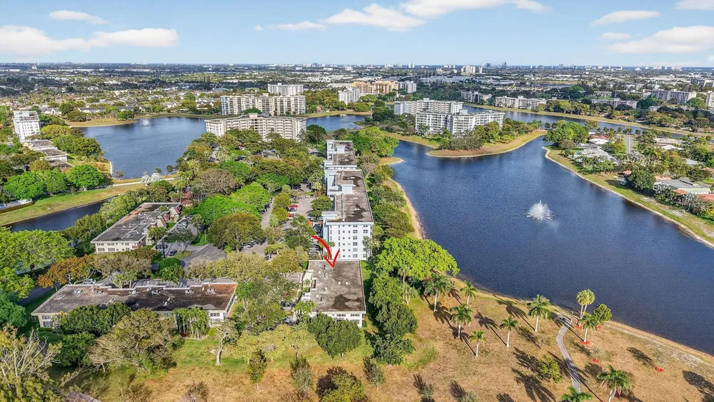 3200 N Course Ln, Pompano Beach, FL 33069