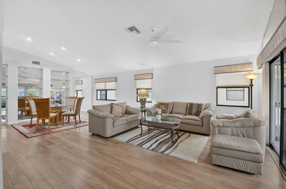 10039 53rd Way S, Boynton Beach, FL 33437