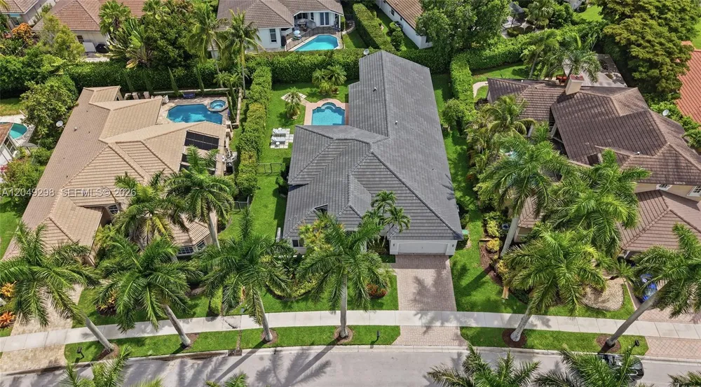 2542 Eagle Run Dr, Weston, FL 33327
