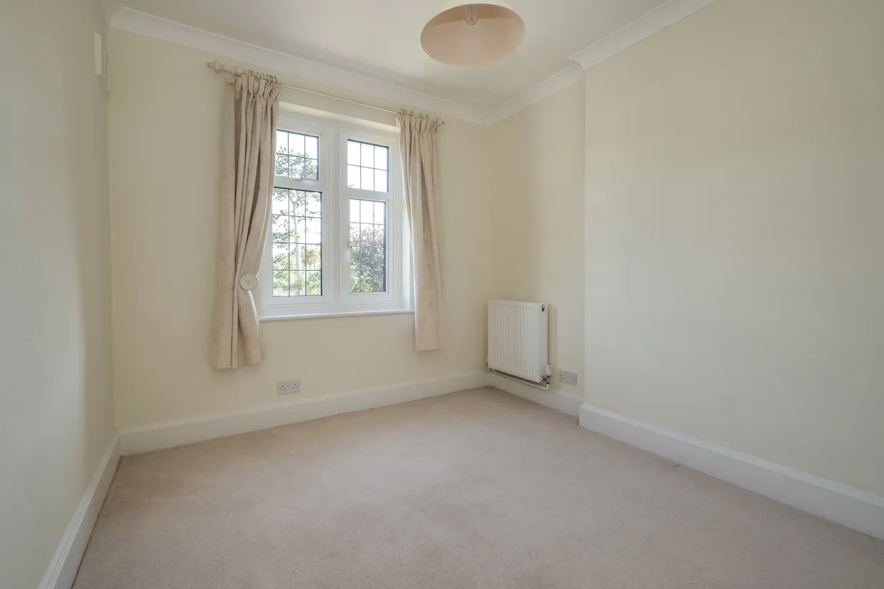 Stonehill Road, London, SW14 photo 13