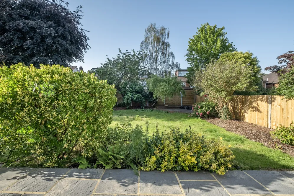 Stonehill Road, London, SW14 photo 14