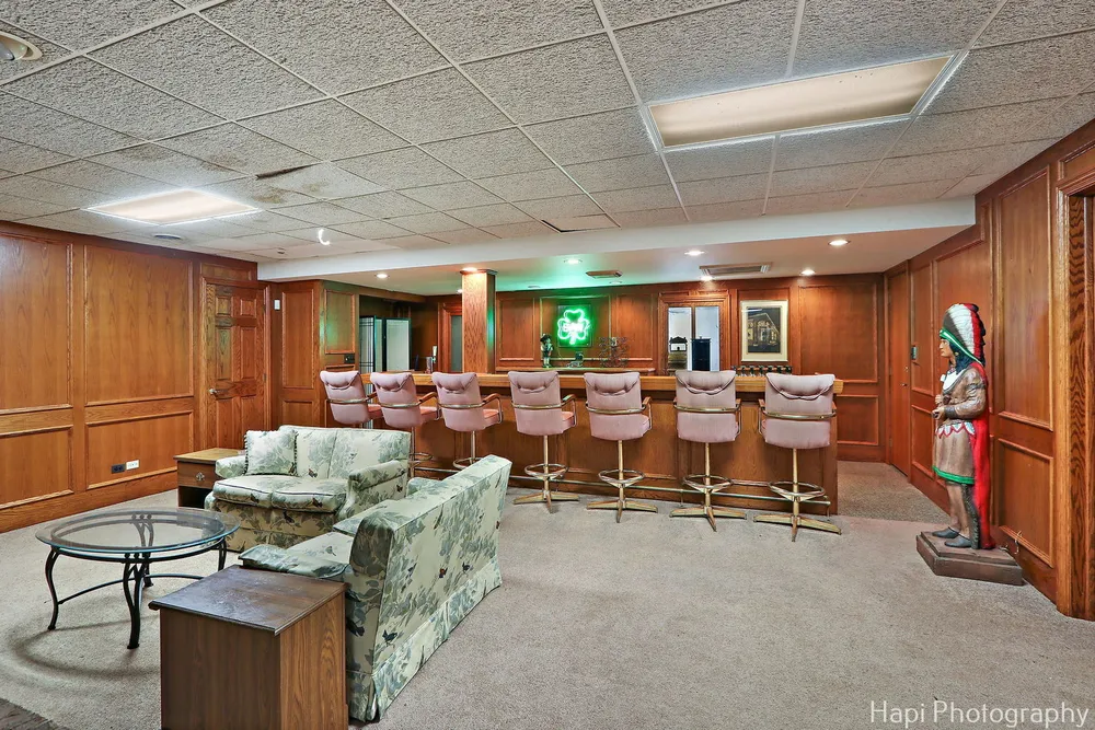 23 W County Line Rd, Barrington Hills, IL 60010
