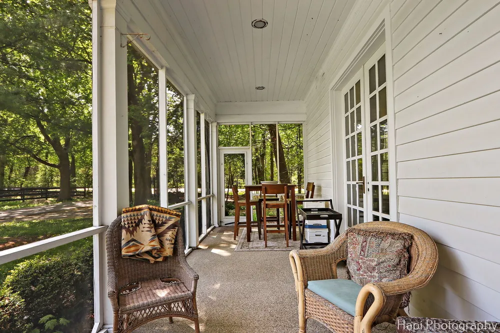 23 W County Line Rd, Barrington Hills, IL 60010