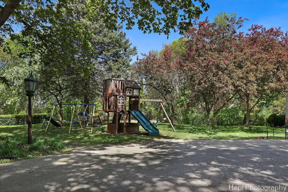 23 W County Line Rd, Barrington Hills, IL 60010